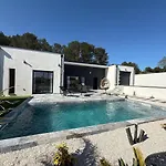 New Villa 2025 Pyrenees View, Pool & Comfort