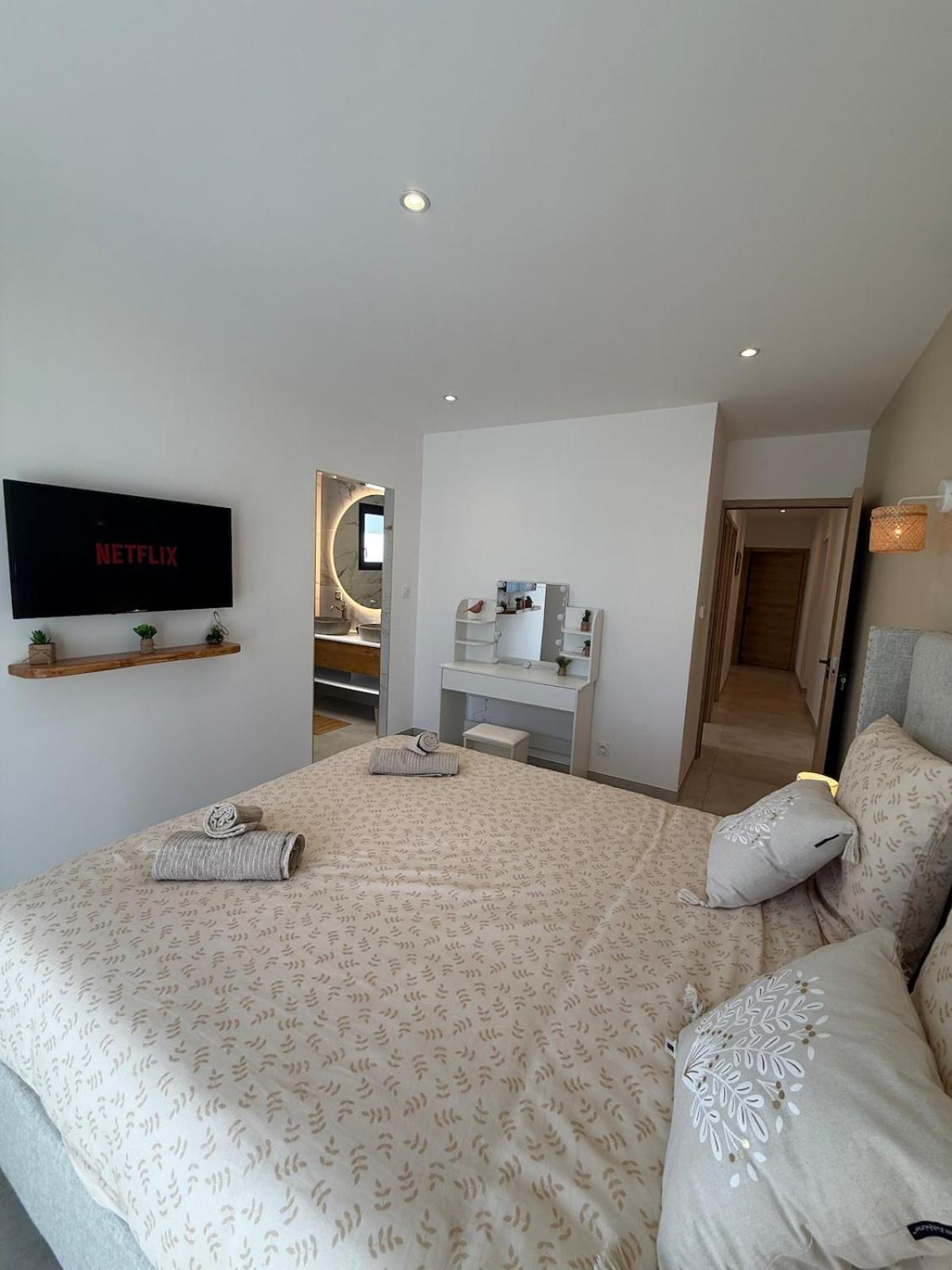 New 2025 Pyrenees View, Pool & Comfort Villa *