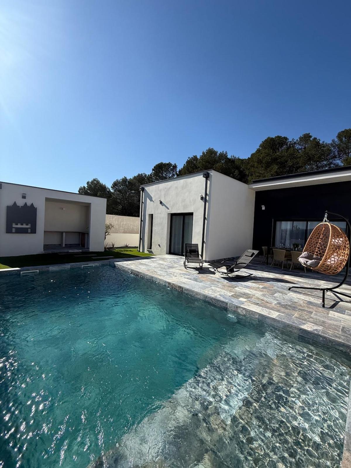 New 2025 Pyrenees View, Pool & Comfort