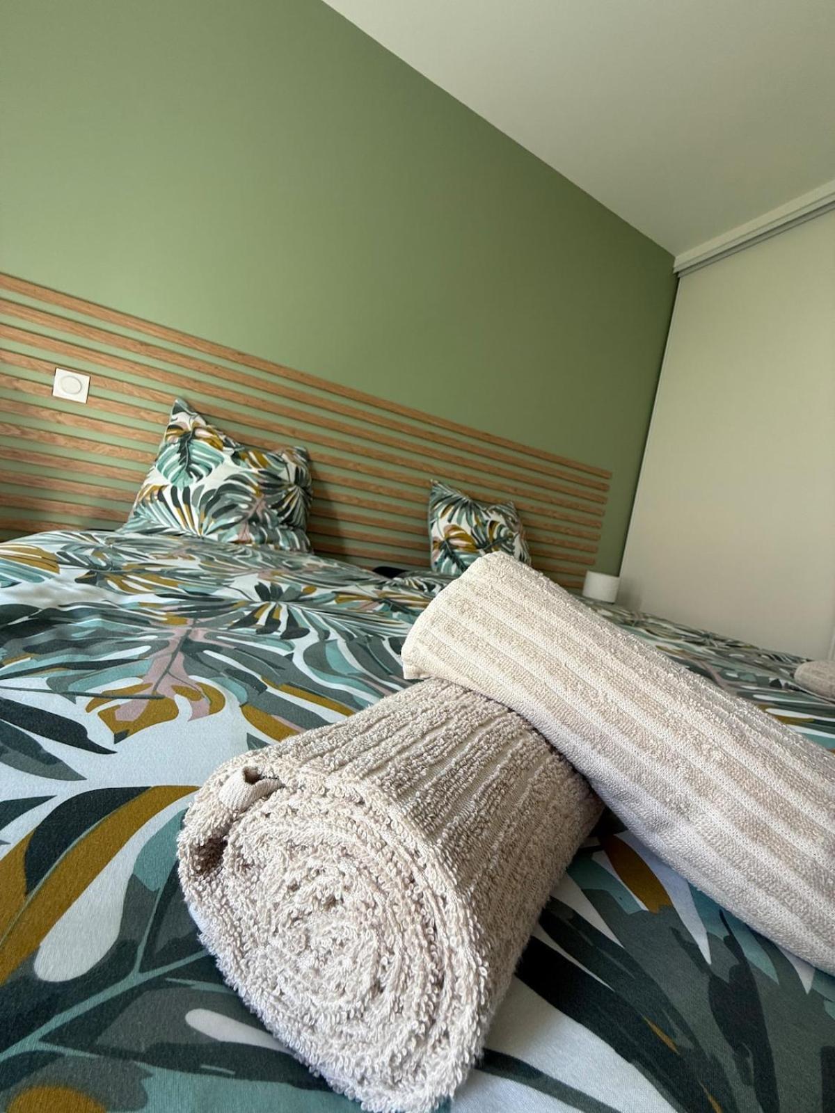 New 2025 Pyrenees View, Pool & Comfort Villa *